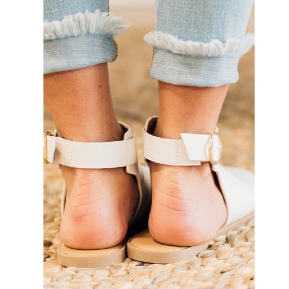 ✨ONE HOUR SALE ✨LAST ONES ✨WHITE SLINGBACK FLATS - Picture 4 of 4